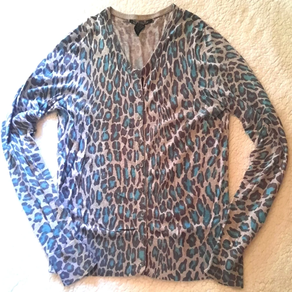 VTG Lucky Brand Long Sleeve Animal Print Cardigan Gray and Blue Size Medium - Picture 5 of 6